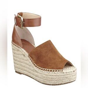 New in box Marc Fisher Adalyn Sandal wedge platform suede 7